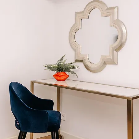 Pure East Apartment *