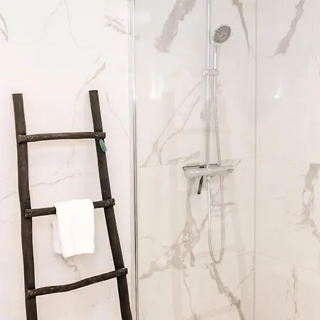 Pure East Apartment *